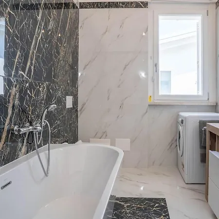 Gardalake Luxury Penthouse Appartement *