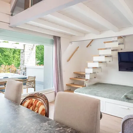 Gardalake Luxury Penthouse *